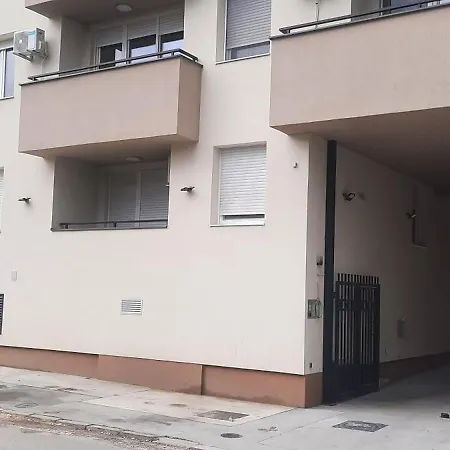 Apartman Kat Apartman *